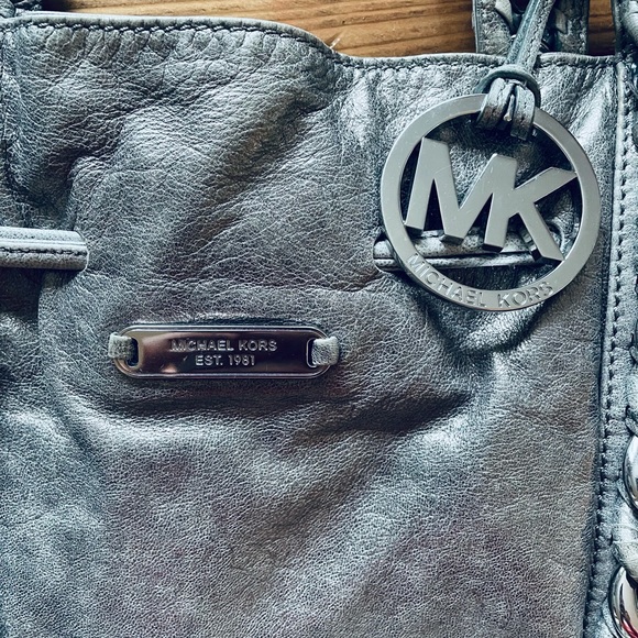 Michael Kors Large Silver purse - Picture 2 of 5